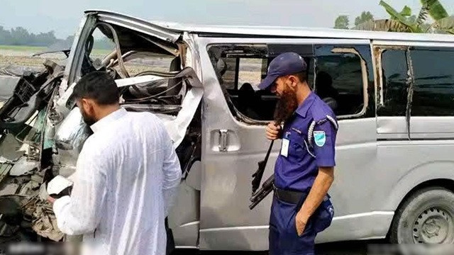 মার্চ ফর গাজায় অংশ নিতে যাওয়ার পথে ২ মাইক্রোবাসের সংঘর্ষ, আহত ১৩