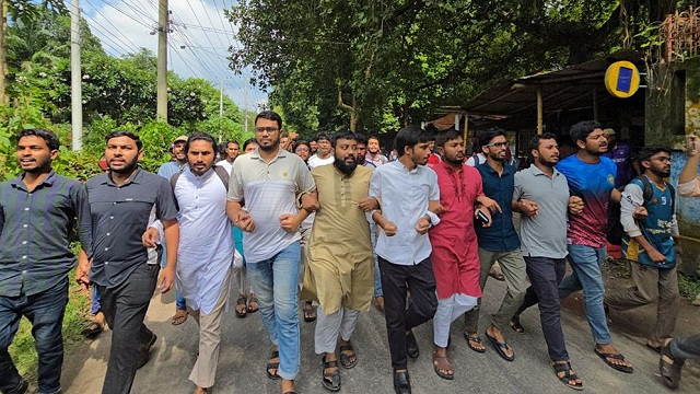 দুর্গাপূজার ছুটির আবহে রাকসু নির্বাচন, ক্ষুব্ধ শিক্ষার্থীরা