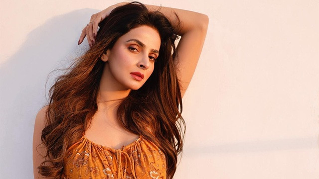 শুটিং সেটে জ্ঞান হারান অভিনেত্রী, ফিরলেন নতুন উদ্যমে