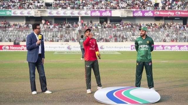 হোয়াইটওয়াশের লক্ষ্যে পাকিস্তানের বিপক্ষে বোলিংয়ে বাংলাদেশ