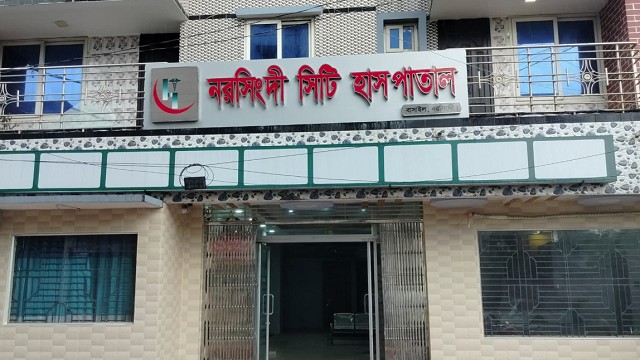 প্রসূতির পেটে কাপড় রেখেই সেলাই