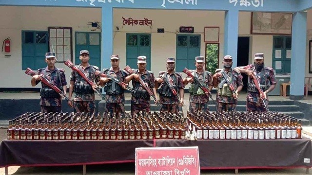 শেরপুর সীমান্তে ৪৯৭ বোতল ভারতীয় মদ ও ২টি গরু জব্দ