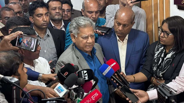 সরকার হার্ডলাইনে যাওয়ার সিদ্ধান্ত নিয়েছে