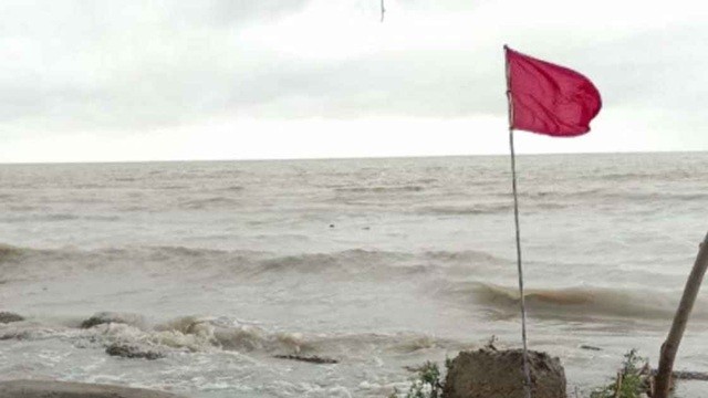 সকল সমুদ্র বন্দরে ৩ নম্বর সতর্ক সংকেত বহাল