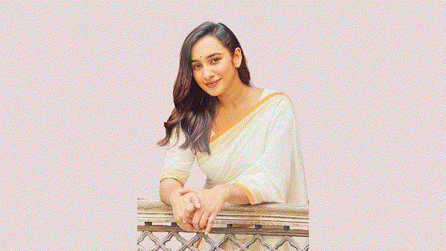 প্রথমবার ট্রাম্পের দেশে গান গাইতে যাচ্ছেন আনিসা