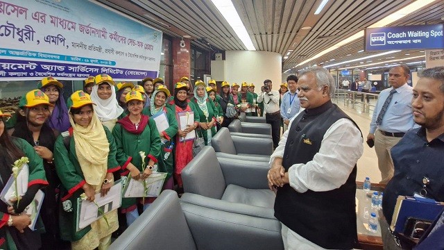 বিদেশে বাংলাদেশের ভাবমূর্তি নষ্ট না করার আহ্বান প্রতিমন্ত্রীর