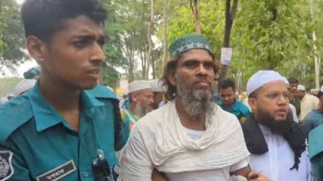 সোহরাওয়ার্দী উদ্যানে সমাবেশ থেকে দেশীয় অস্ত্রসহ আটক ১