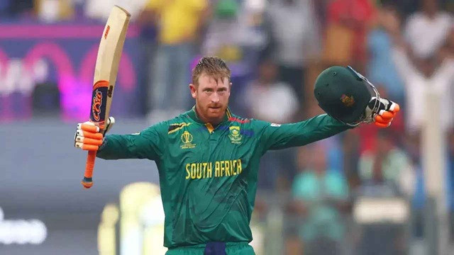 হঠাৎ আন্তর্জাতিক ক্রিকেট ছাড়লেন প্রোটিয়া তারকা