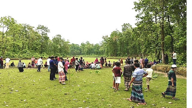 জঙ্গলের ধারে পড়ে ছিল অটোরিকশাচালকের রক্তাক্ত লাশ