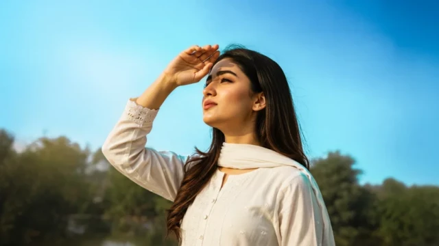 ত্বকের যত্নে যে কারণে ব্যবহার করবেন সানস্ক্রিন