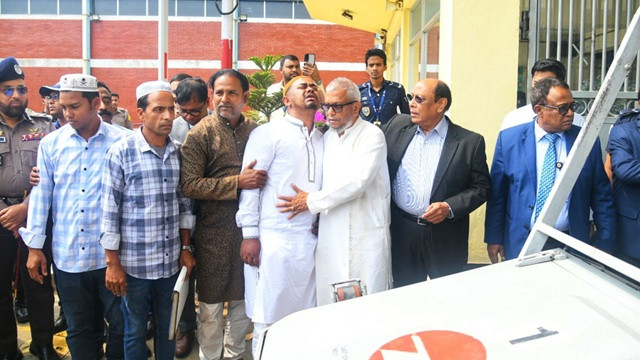 মধ্যপ্রাচ্যের সংঘাতে ৪ বাংলাদেশি মারা গেছেন : প্রবাসীকল্যাণ মন্ত্রী