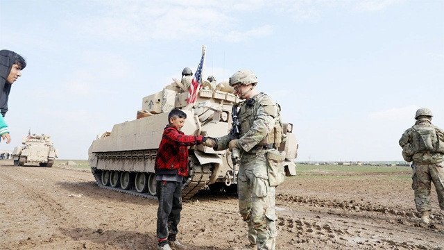 সিরিয়া থেকে সব সেনা প্রত্যাহার করে নিচ্ছে যুক্তরাষ্ট্র