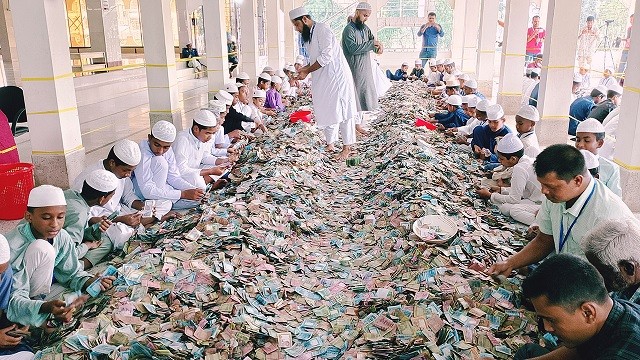 পাগলা মসজিদের দানবাক্সে মিললো ৭ কোটি ২২ লাখ টাকা