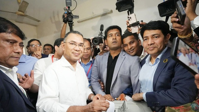 ঢাকা-১৭ : এগিয়ে তারেক রহমান