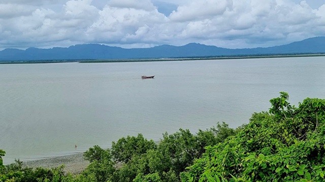 টেকনাফে চোরাকারবারিদের গুলিতে বিজিবির দুই সদস্য আহত