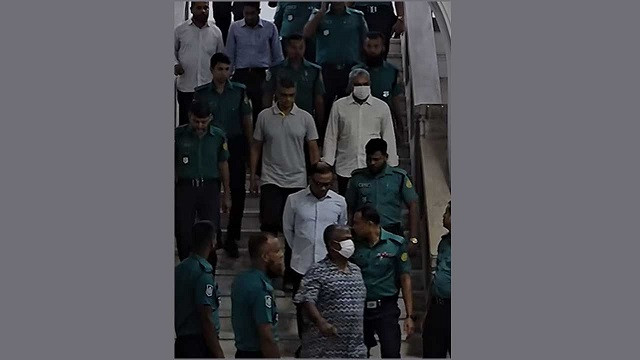 ১৫ সেনা কর্মকর্তাকে কারাগারে পাঠালেন ট্রাইব্যুনাল