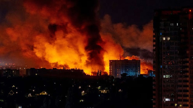 ইউক্রেনে রাতভর হামলা রুশ বাহিনীর, নিহত ১৪