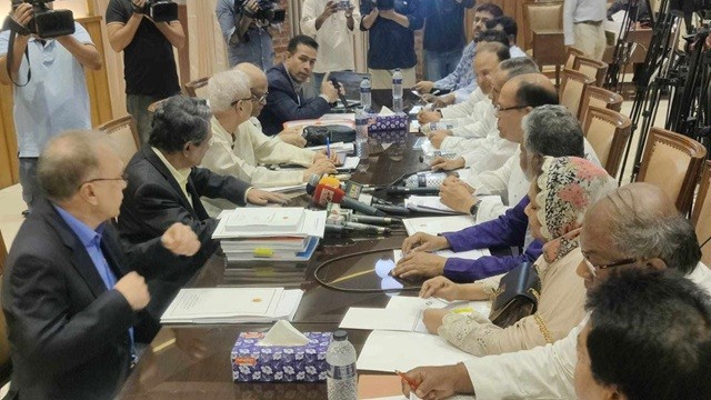 অনির্বাচিত সরকার দীর্ঘ সময় থাকলে সমস্যা সৃষ্টি করে : ফরহাদ