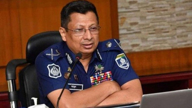 হাসিনার বিরুদ্ধে সাক্ষ্য দিতে ট্রাইব্যুনালে সাবেক আইজিপি