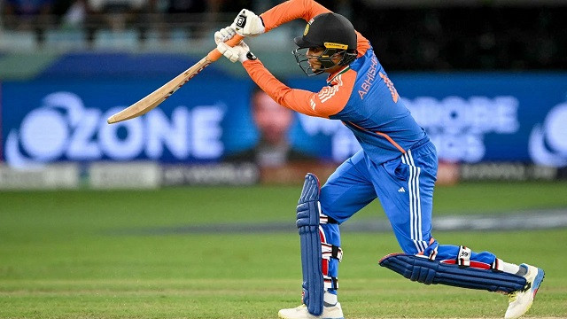 জাকেরের ক্যাচ মিসের মাশুল দিচ্ছে বাংলাদেশ