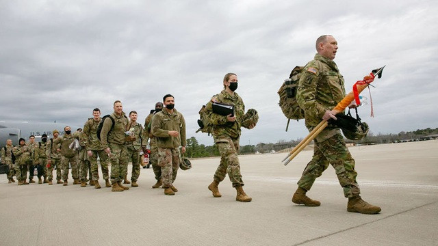 কাতার-বাহরাইনের ঘাঁটি থেকে শত শত সেনা সরিয়ে নিচ্ছে যুক্তরাষ্ট্র