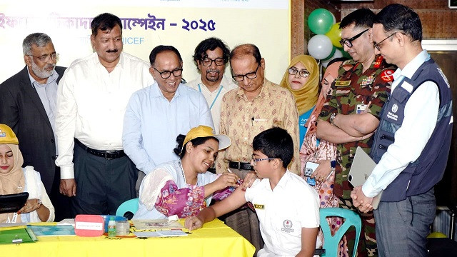 টাইফয়েডের প্রকোপ দেশে এখনও উদ্বেগজনক, সতর্কতা গণশিক্ষা উপদেষ্টার