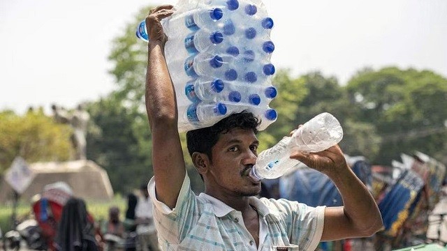 ৪০ ডিগ্রি ছাড়াল তাপমাত্রা, রাজধানীতে ৩৭.৬