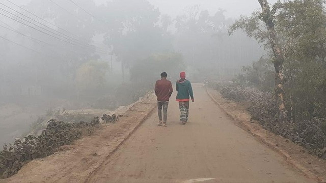 কমছে না শৈত্যপ্রবাহ ও ঘন কুয়াশা, ব্যাহত হতে পারে সড়ক-নৌ-বিমান চলাচল