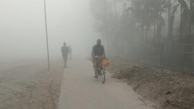 কুড়িগ্রামে জেঁকে বসেছে তীব্র শীত, তাপমাত্রা নেমে ১২ ডিগ্রিতে