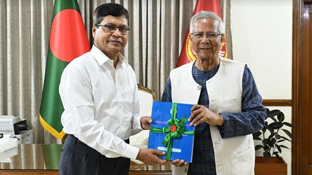 ৪৬টি কমপ্লায়েন্স অডিট রিপোর্ট প্রধান উপদেষ্টার কাছে হস্তান্তর
